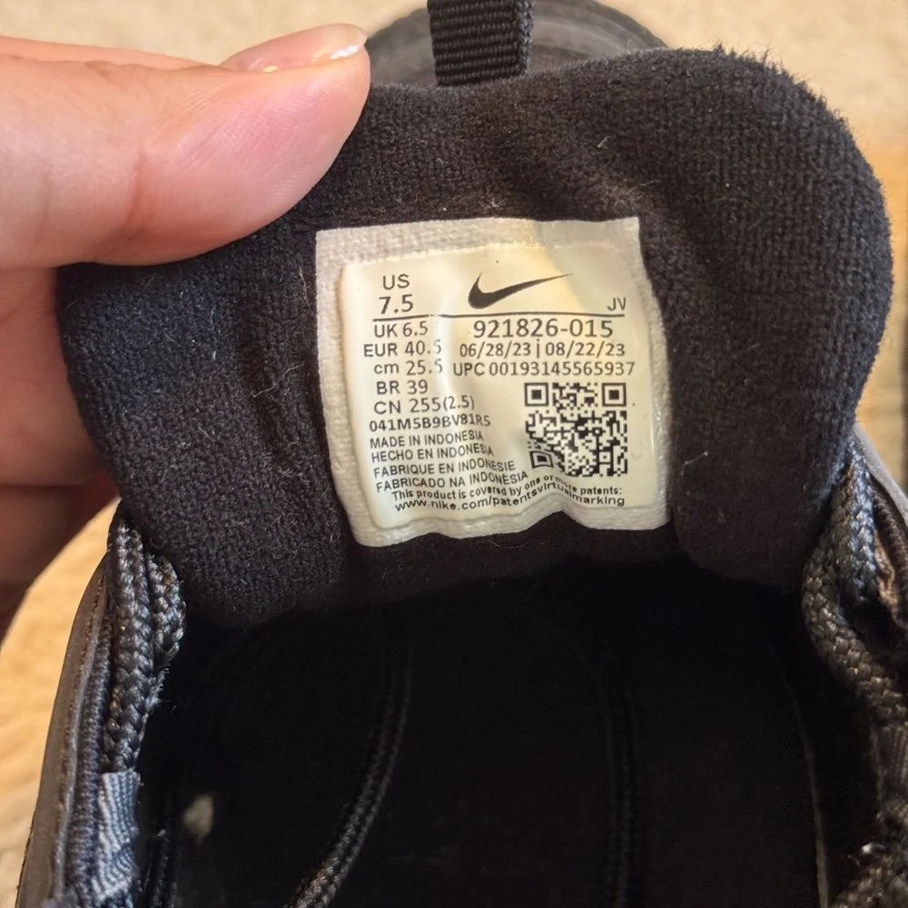 Nike Air Max Sneakers | 7.5 | PLEASE READ DESCRIPTION